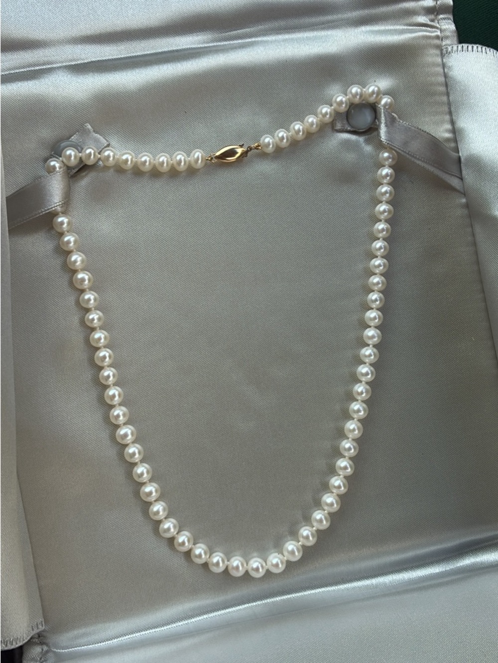 Zales White Pearl Necklace with Gold Clasp